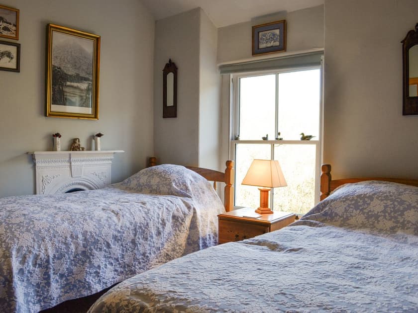 Twin bedroom | Gwernol, Dolwyddelan, near Betws-y-Coed