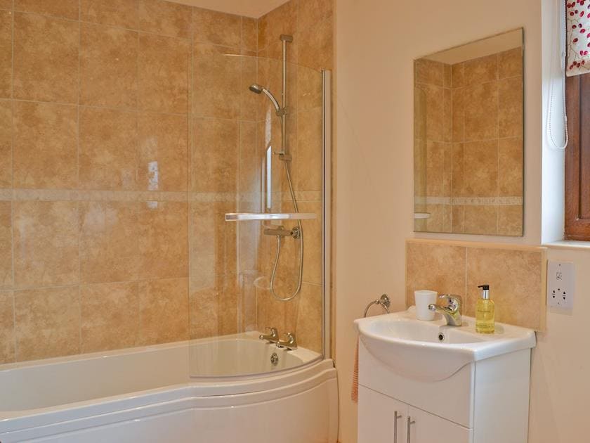 Bathroom | Bramble Lodge - Faulkers Lakes, Burgh le Marsh, near Skegness