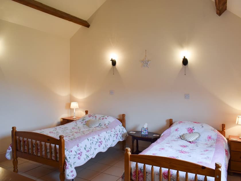 Attractive twin-bedded room | Betty’s Byre - Cleveland View Cottages, Easby Grange, near Great Ayton