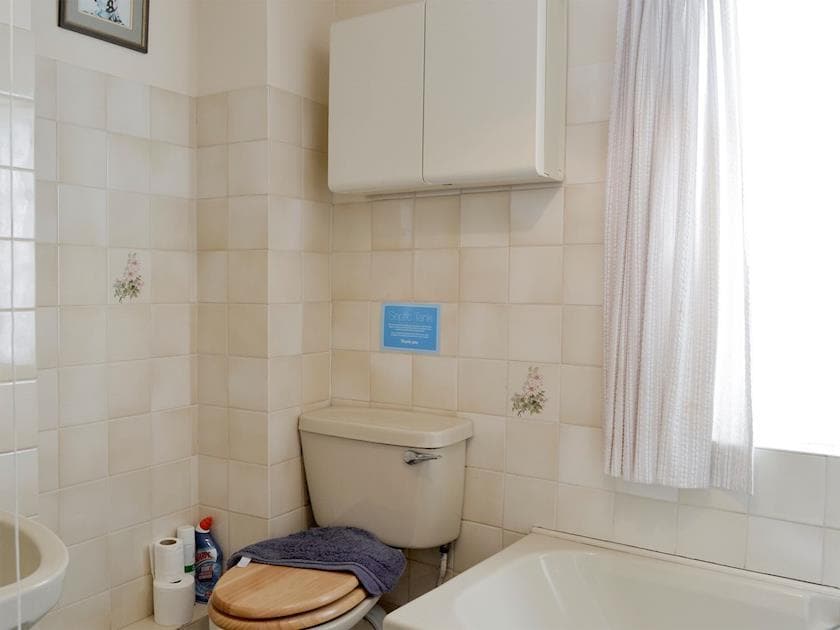 Family bathroom | The Old Granary, Newent, Forest of Dean