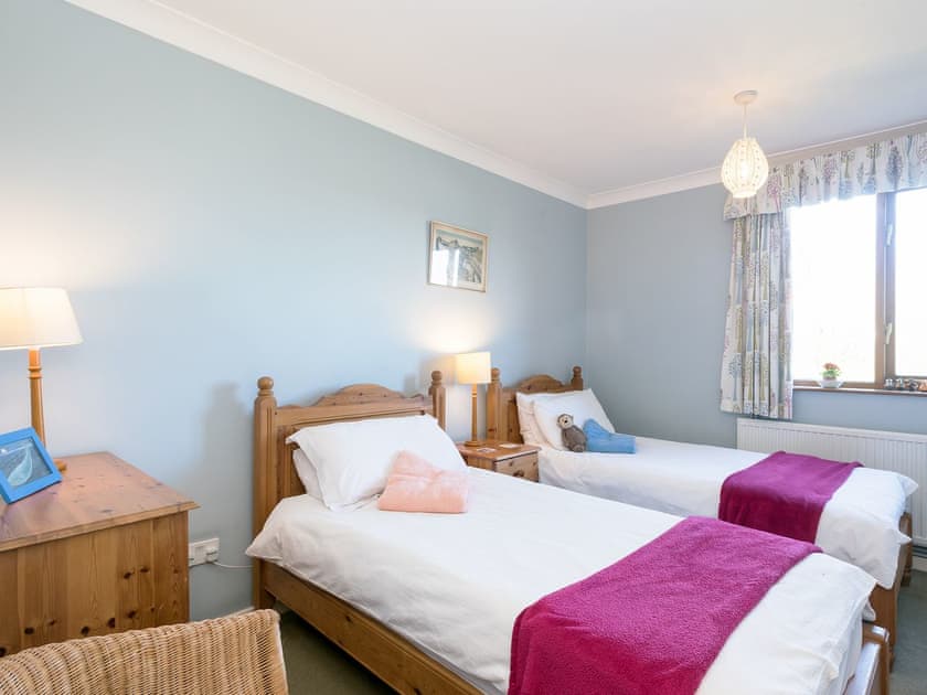 Cosy twin bedroom | Seagulls, Blakeney