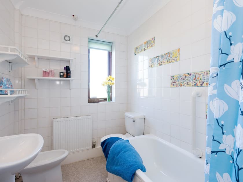 Bathroom | Seagulls, Blakeney