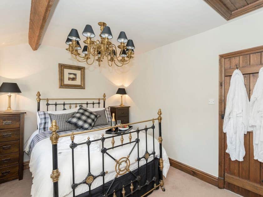 Spacious double bedroom | Narrowgates Cottage, Barley, near Barrowford