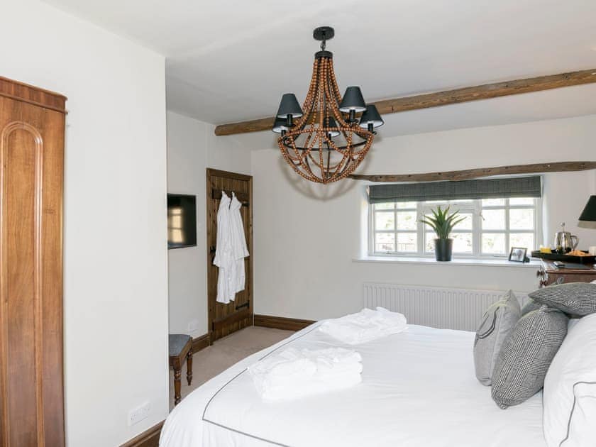 Ample storage within second double bedroom | Narrowgates Cottage, Barley, near Barrowford