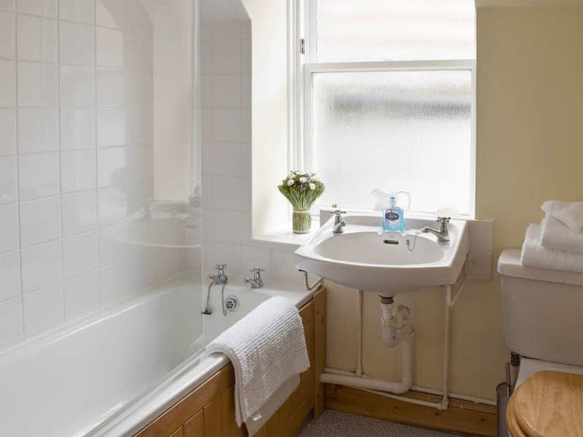 Family bathroom with shower over bath | Sandhaven, Culross, near Dunfermline