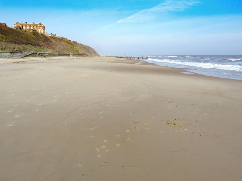 Amazing Dog Friendly Beach at Mundesley | Southbank, Mundesley