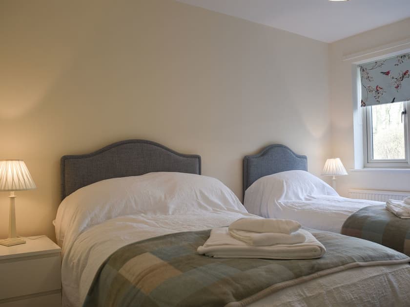 Twin bedroom | Roundhill, near Chipping Warden