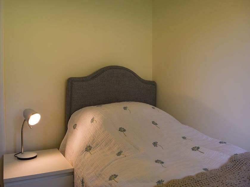 Single bedroom | Roundhill, near Chipping Warden