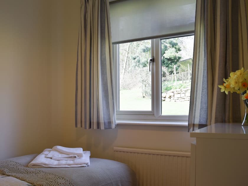 Single bedroom | Roundhill, near Chipping Warden