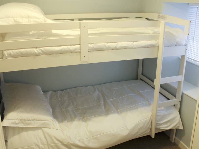 Cosy bunk bedroom | Nutmeg Cottage, Tideswell, near Buxton