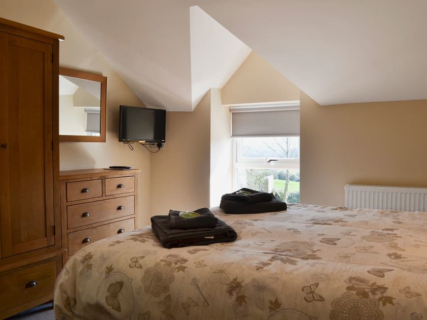 Large kitchen and dining area | Llain Gam, Llaneilian, near Amlwch