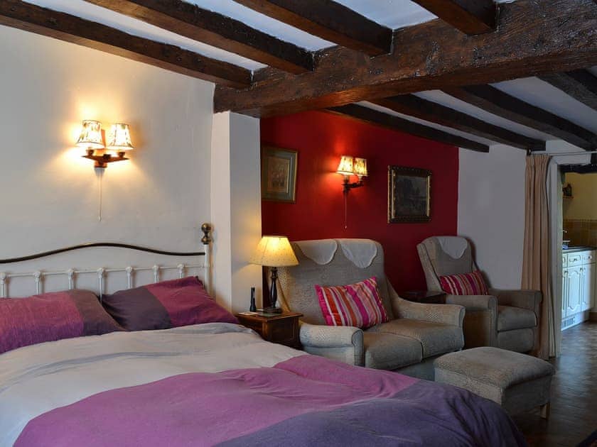 Cosy and romantic living area | Tudor Cottage Studio - Tudor Cottages, Romsey