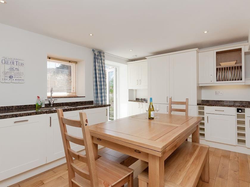 Ideal dining area in the kitchen | Sandcastle, Salcombe