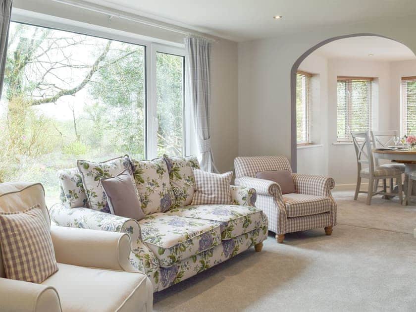 Light and airy living room | Greenacres, Reynalton, near Tenby