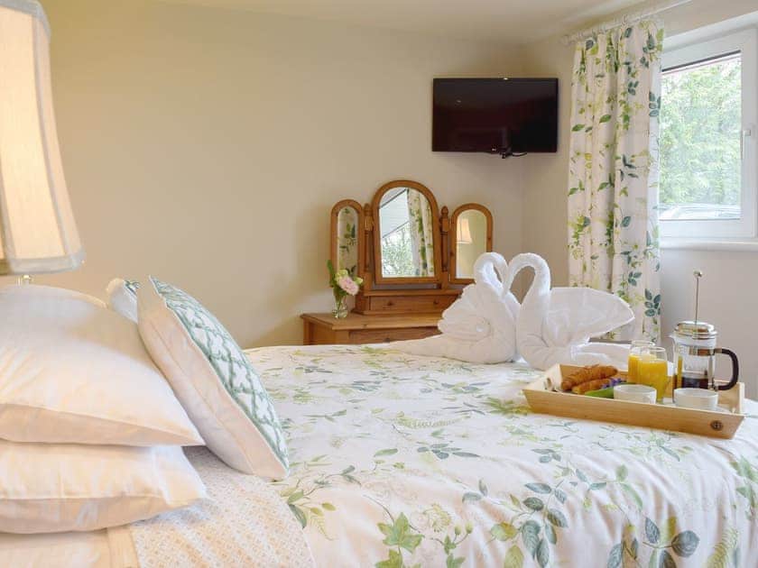 Fantastic, comfortable bedroom | Greenacres, Reynalton, near Tenby