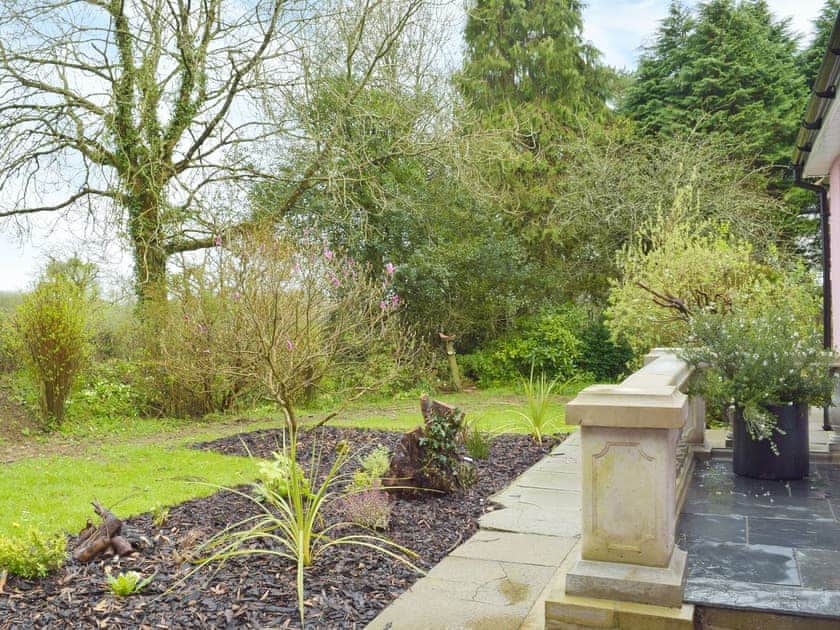 Attractive, mature garden | Greenacres, Reynalton, near Tenby