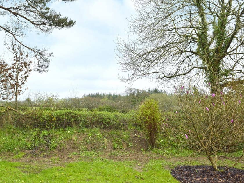 Mature gardens overlooking the Pembrokeshire countryside | Greenacres, Reynalton, near Tenby