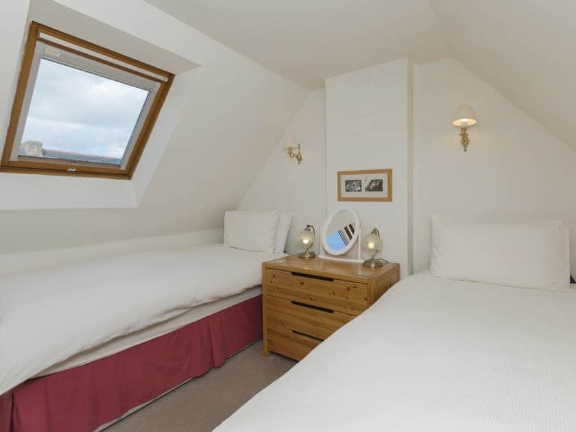 Relaxing twin bedroom | Stable Cottage, Alnwick