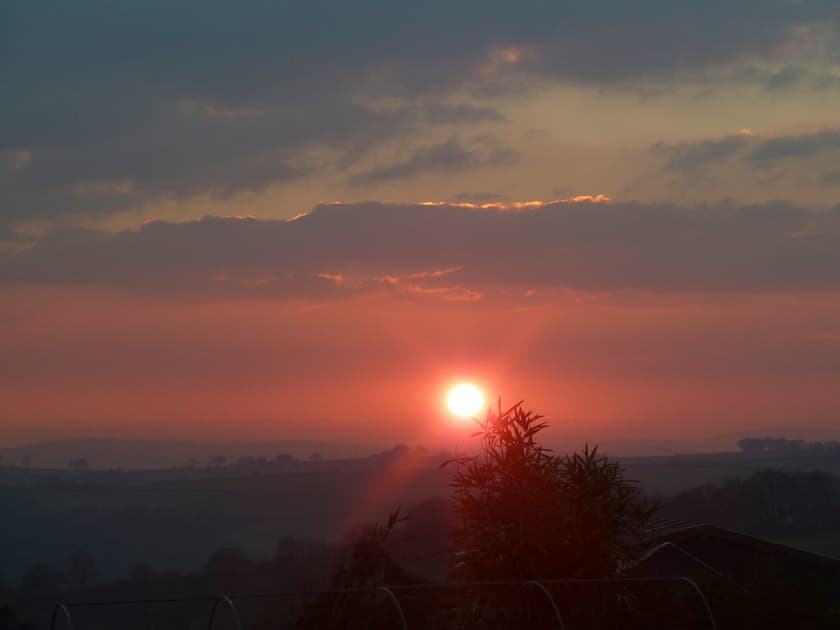 Wonderful sunset | Red Kite Cottage, Maesymeillion, near New Quay