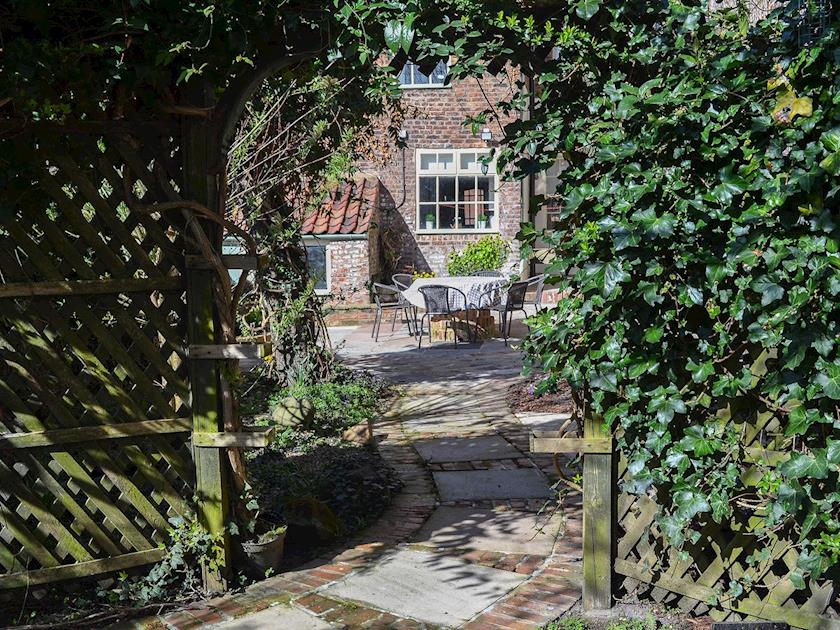 Secluded and private garden | Nell’s Cottage, Bridlington