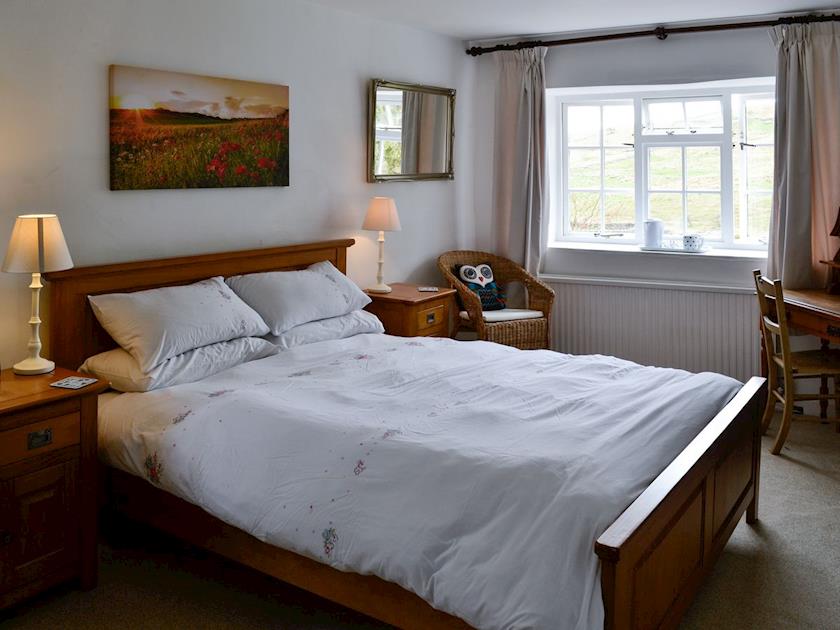 Double bedroom | East House Farm - East House Farm and Wood’s Barn, Beckermonds, near Kettlewell