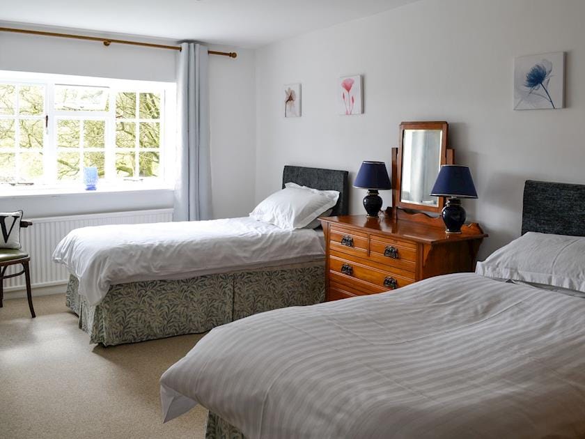 Twin bedroom | East House Farm - East House Farm and Wood’s Barn, Beckermonds, near Kettlewell