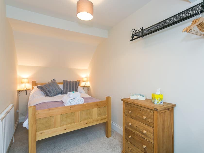 Double bedroom | Manor Cottage, Wardlow, near Buxton