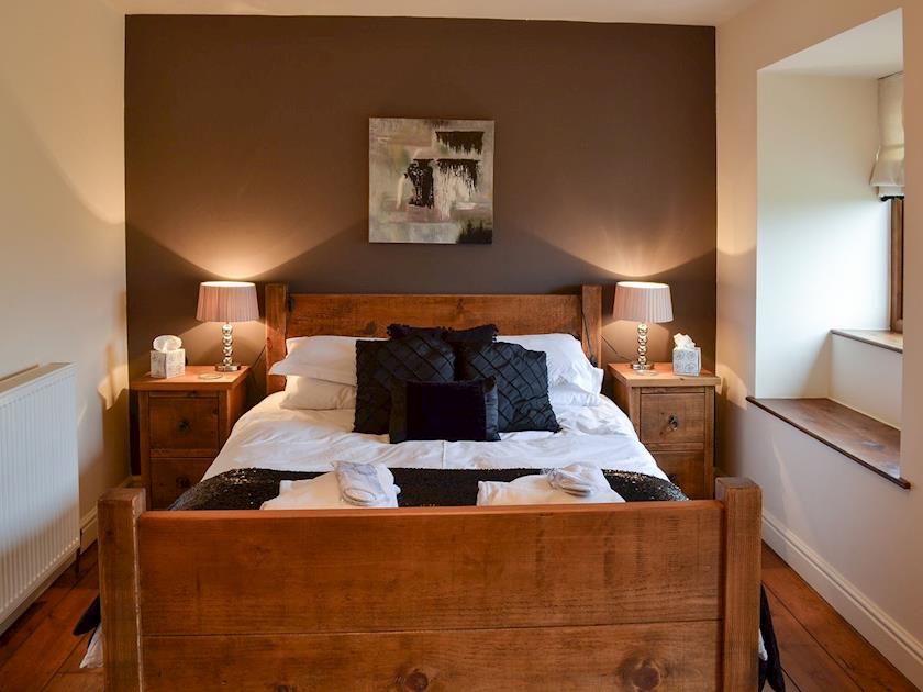 Cosy double bedroom | Mia Cottage - Buckley Green Bottom Farm, Buckley Green, near Haworth