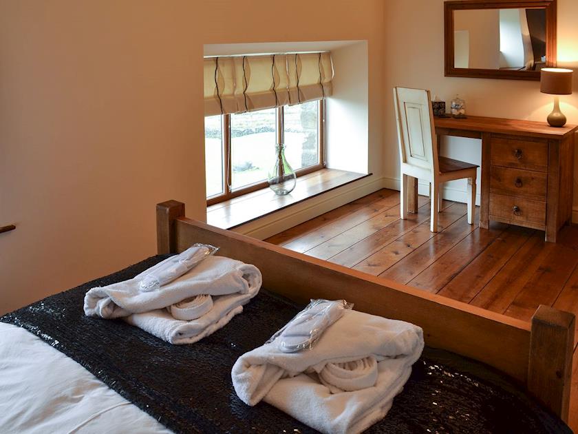 Double bedroom | Mia Cottage - Buckley Green Bottom Farm, Buckley Green, near Haworth