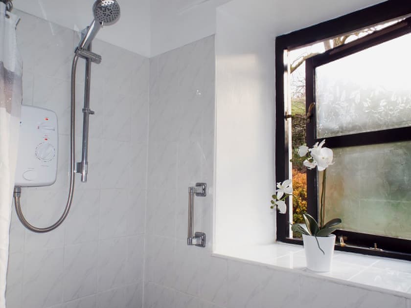 Bathroom | Four Seasons, Cowan Head, near Kendal