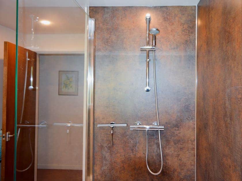 Shower room | Burrow Farm Garden Retreat - Valley View - Burrow Farm Gardens Retreat, Dalwood, near Axminster