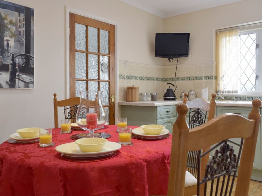 Convenient dining area within kitchen | Green Haven, Narberth