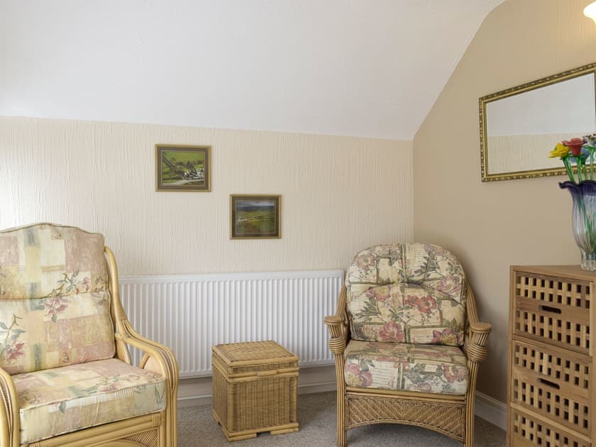 Additional seating within the sunroom | Green Haven, Narberth