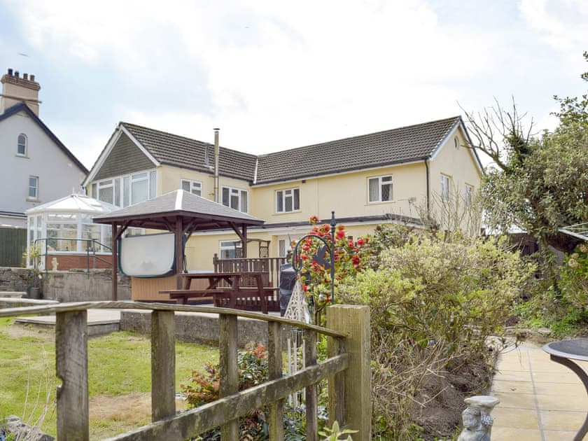 Lovely holiday home and garden | Green Haven, Narberth