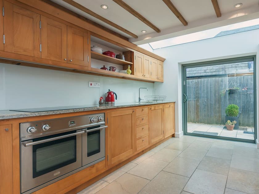 Beautifully presented kitchen | The High Street, Orford, near Aldeburgh