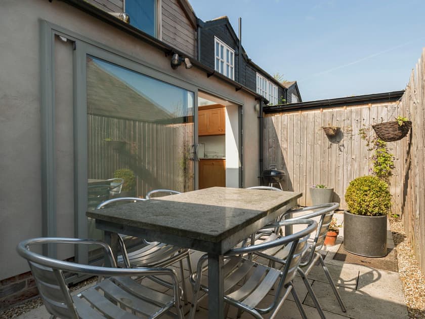 Rear courtyard with garden furniture  | The High Street, Orford, near Aldeburgh