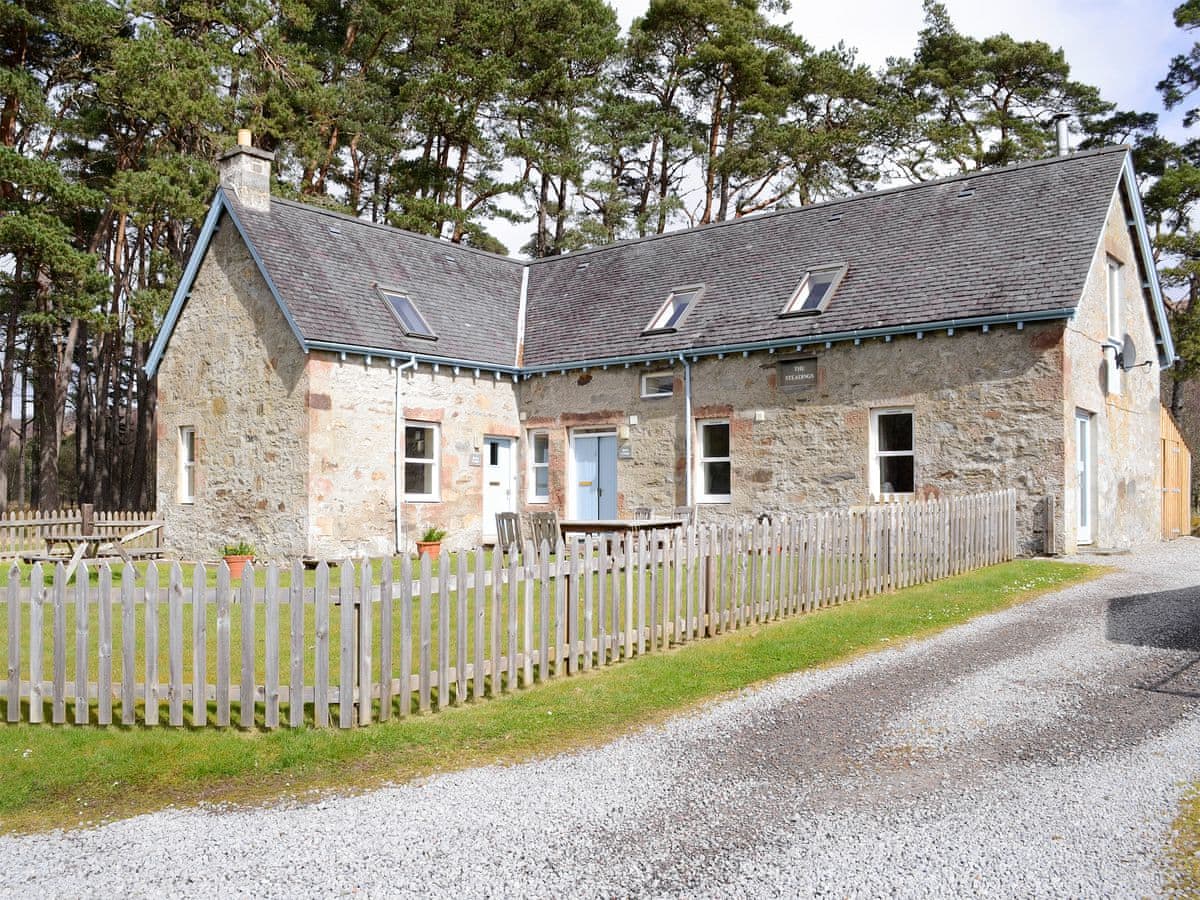 Glenrossal Cottages - Rowan Cottage