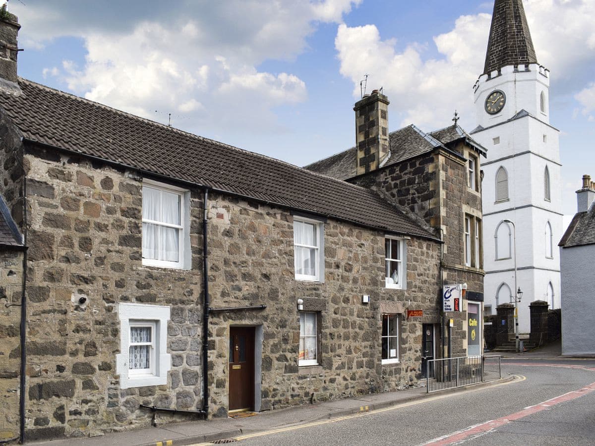 Caroch Cottage holiday cottage near Loch Lomond and the Trossachs