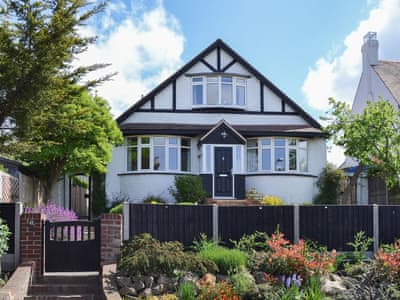 Bay Crest Ref Ukc1853 In Whitstable Kent Cottages Com