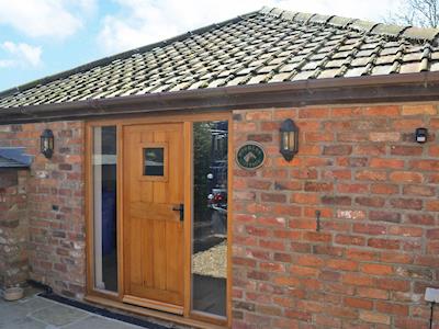 Woodlea Cottage Ref Ukc1811 In Sunk Island Near Hull Yorkshire