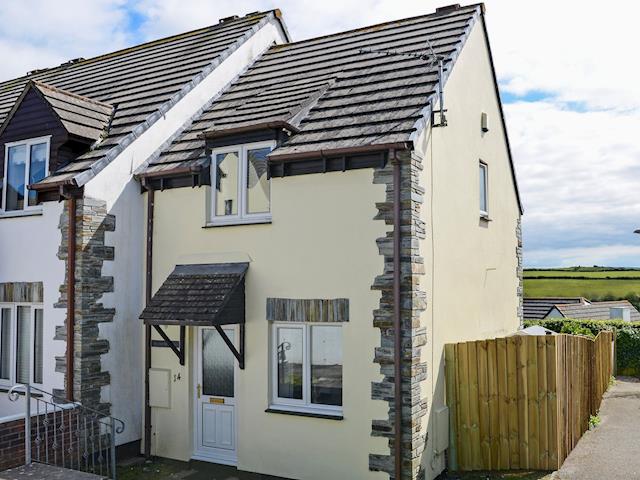 The Yellow House Ref 19491 In Padstow Cornwall Cottages Com