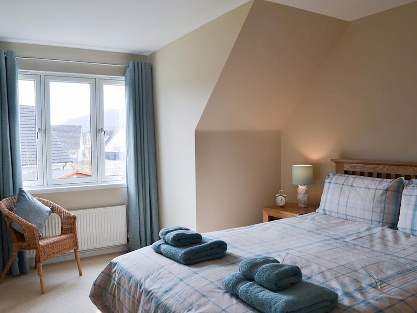 Double bedroom with kingsize bed | Stags Neuk, Aviemore