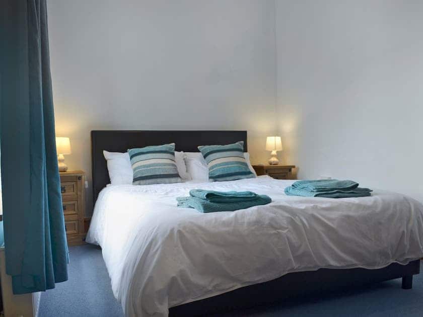 Charming double bedroom | Bettws y Gwynt, Llanbedrgoch, near Benllech