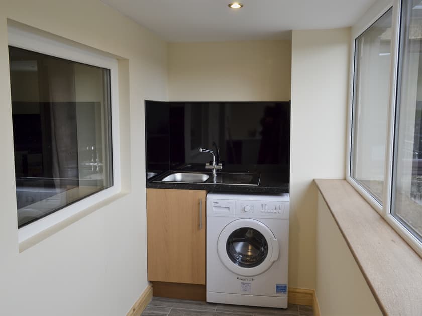 Utility room | Booth Farm Cottage - Booth Farm, Buxton