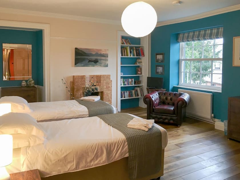 Spacious twin/Superking bedroom  | The Moat House, Annan