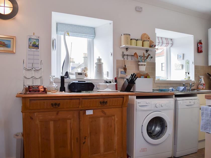 Compact kitchen | Fidra, Anstruther