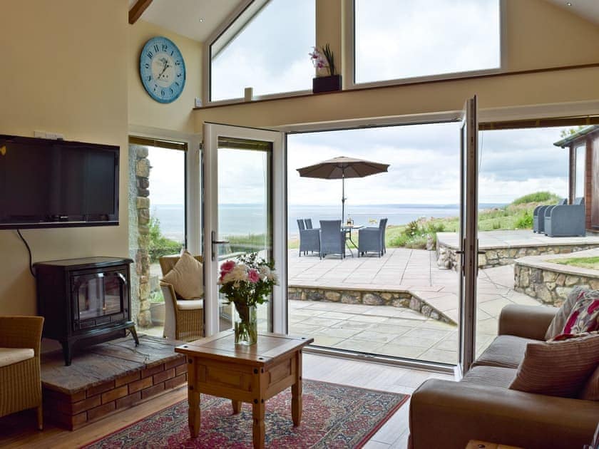 Lovely holiday home in a unique location with sublime views | Brynymor Cottage, Llangennith, near Swansea