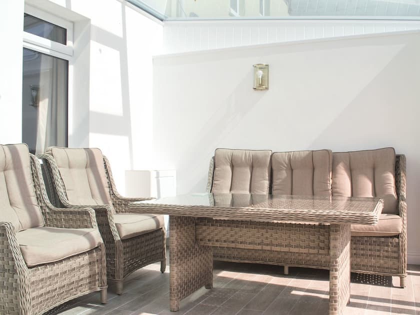 Light and airy conservatory | Shoreline Cottage, Sandown