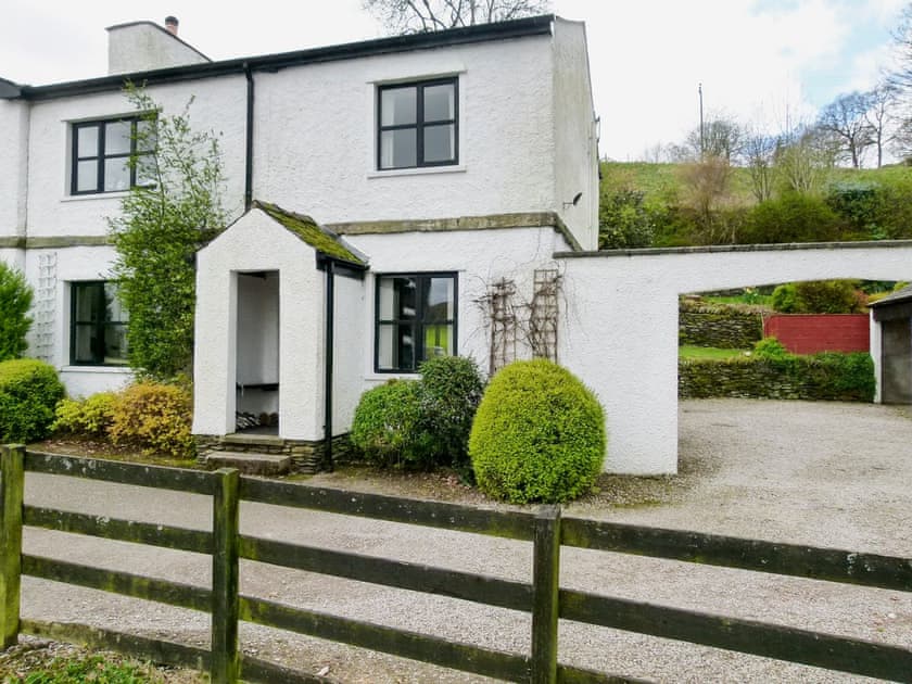 Perfect holiday home on the side of the River Kent | Four Seasons, Cowan Head, near Kendal