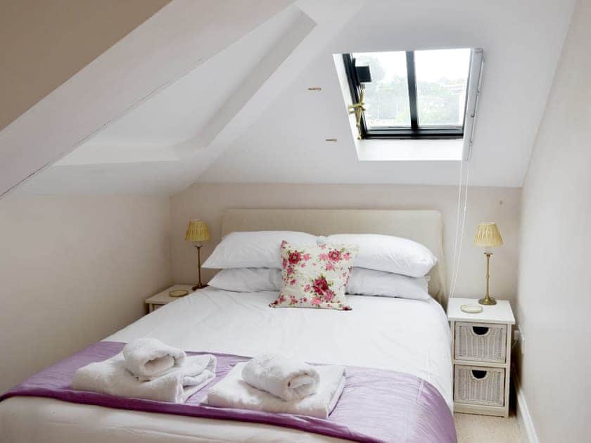 Light and airy double bedroom | Trinity Apartment 7 - Trinity Mews, Torquay